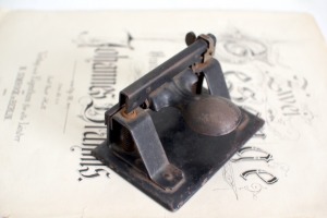 앤틱 페이퍼 펀치 Antique Two Hole Punch/  Antique metal Perforator